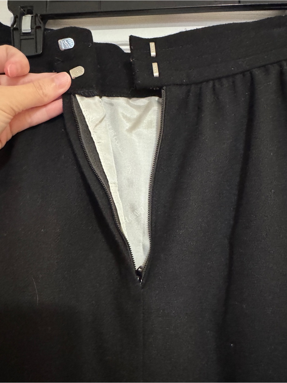Classic vintage Black A-Line Women’s wool Skirt - Picture 4 of 7